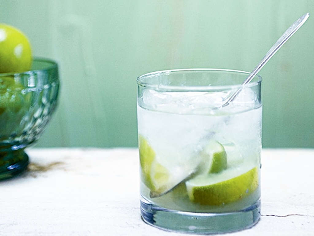 Drink Caipiroska de Limão